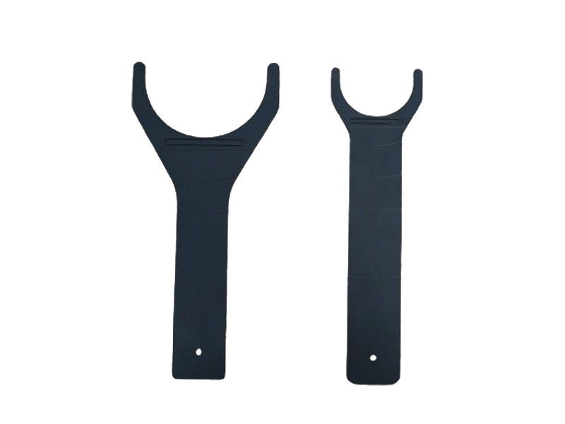 Ceramic vacuum arm