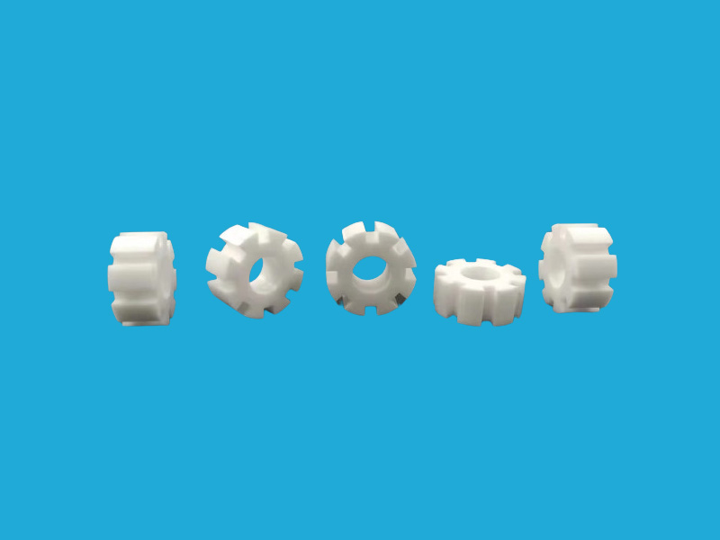 White zirconia ceramic structural components