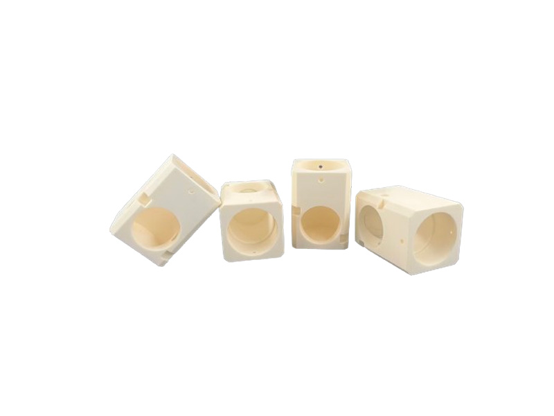 Aluminum oxide ceramic structural components