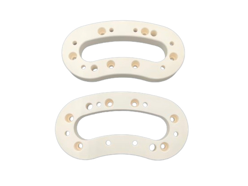 Aluminum oxide ceramic structural components